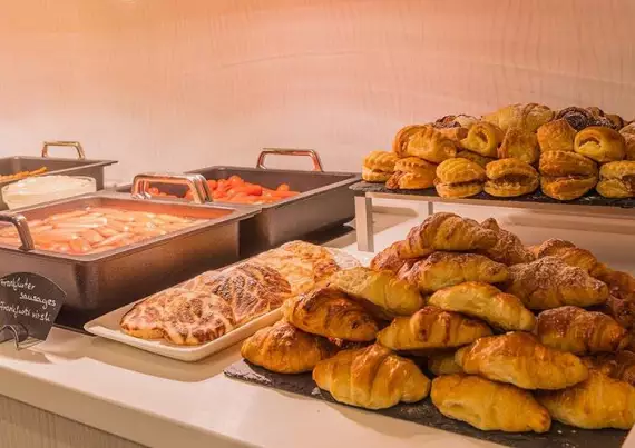 Köstliches und gesundes frühstücksbuffet